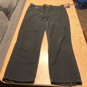 Lee relaxed straight size 10 short